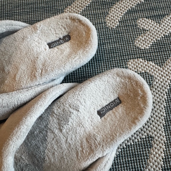 Vionic Slippers - Picture 2 of 4